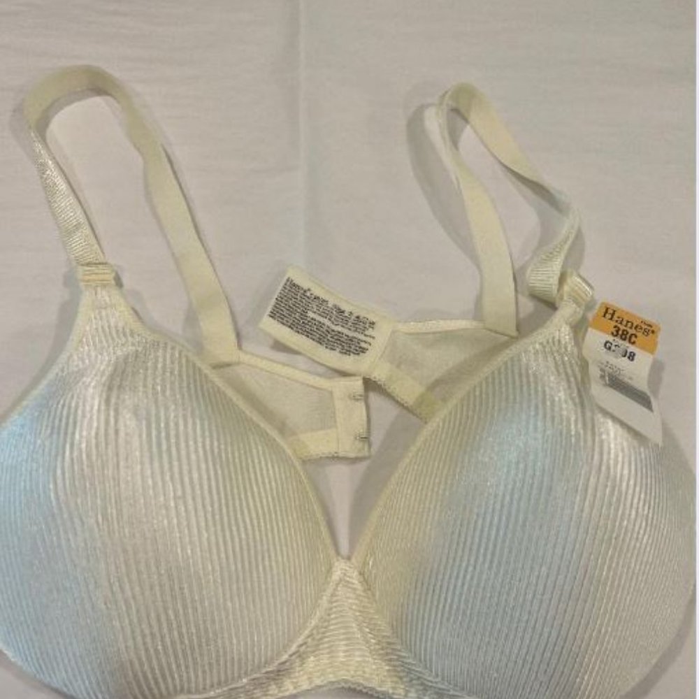 Ivory Hanes Bra - Size 38C - NWT - (159)